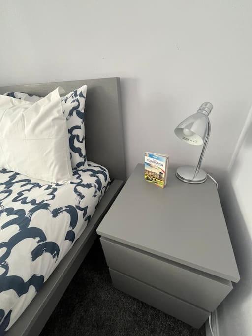 Boyds Entry Flat Old Town Apartment เอดินบะระ ภายนอก รูปภาพ